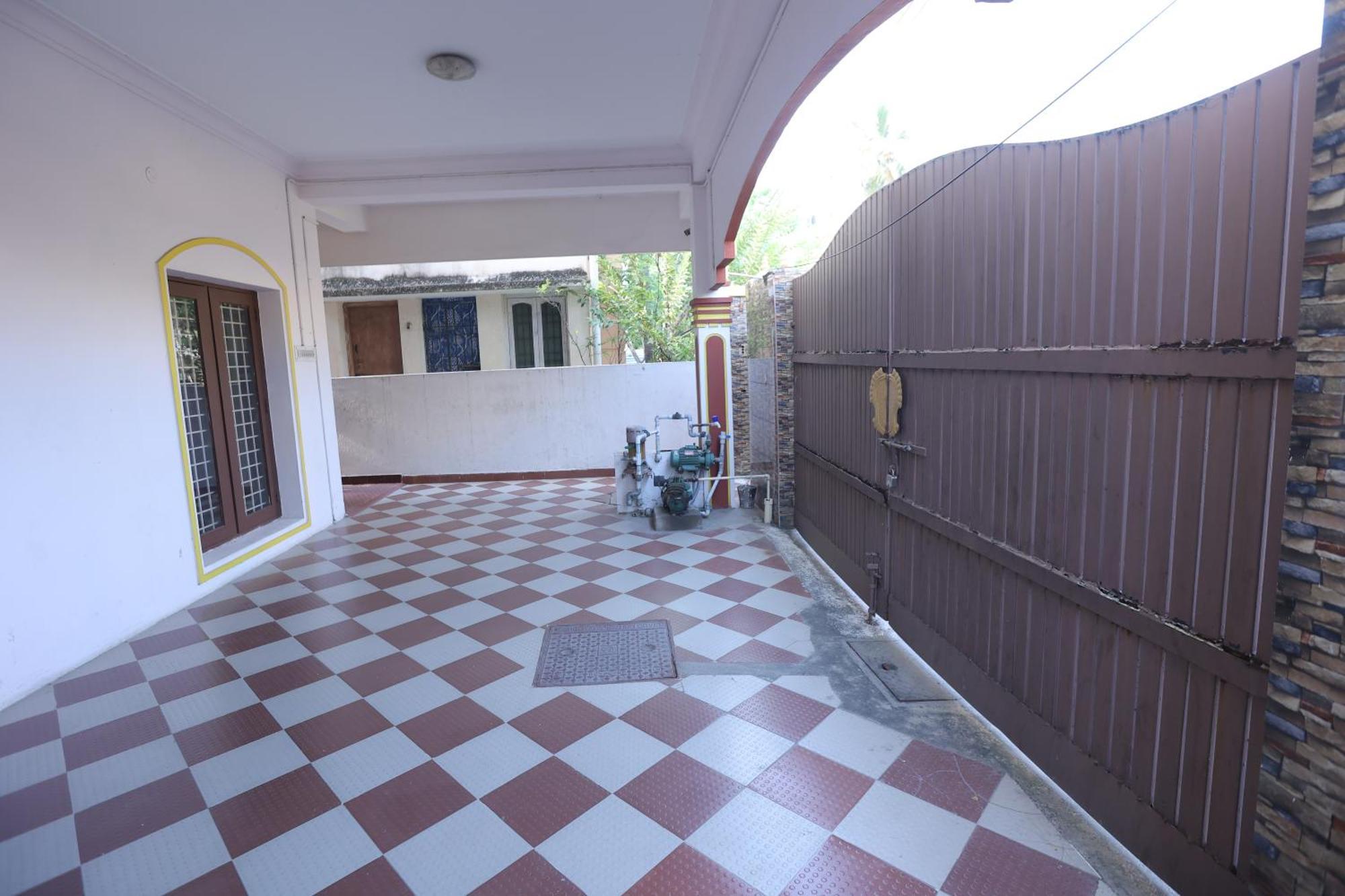 Happyhomes Porur -Near Rmz Software Park-Commerzone-Dlf It Sez Park -L&T Chennai Exterior photo